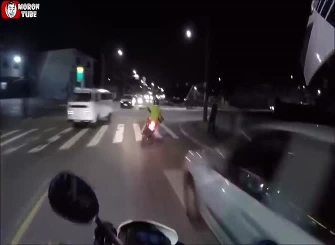 Video :Crazy pursuit in Rio de Janeiro's streets